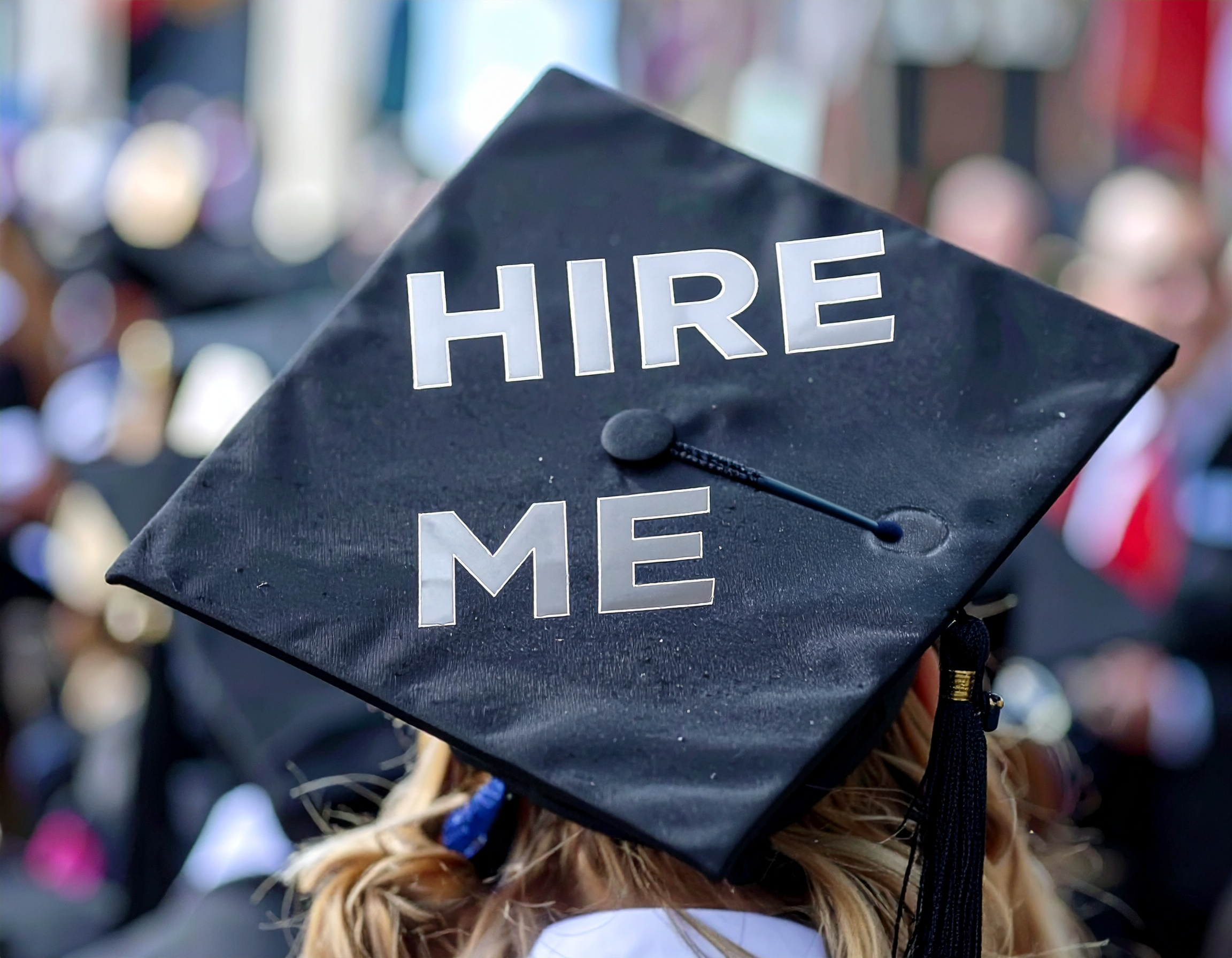 Navigating the 2025 Job Market: A Toolkit for Grads & Interns